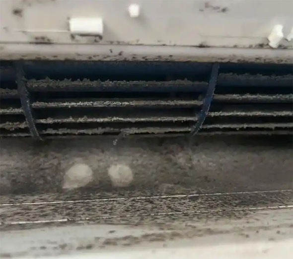 汝州空调吹的风有股烧焦味是怎么回事